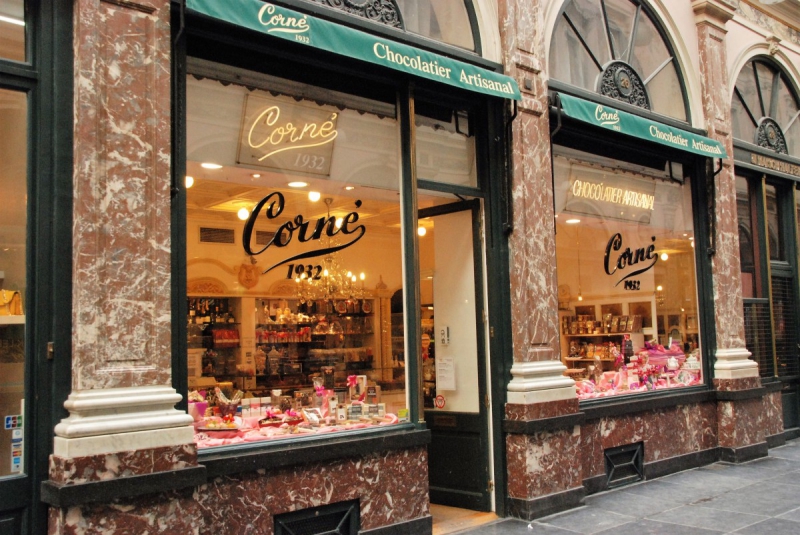 patisserie-MEOUNES LES MONTRIEUX-min_chocolate_chocolaterie_shop_luxury_chic_gallery_brussels_belgium-558146